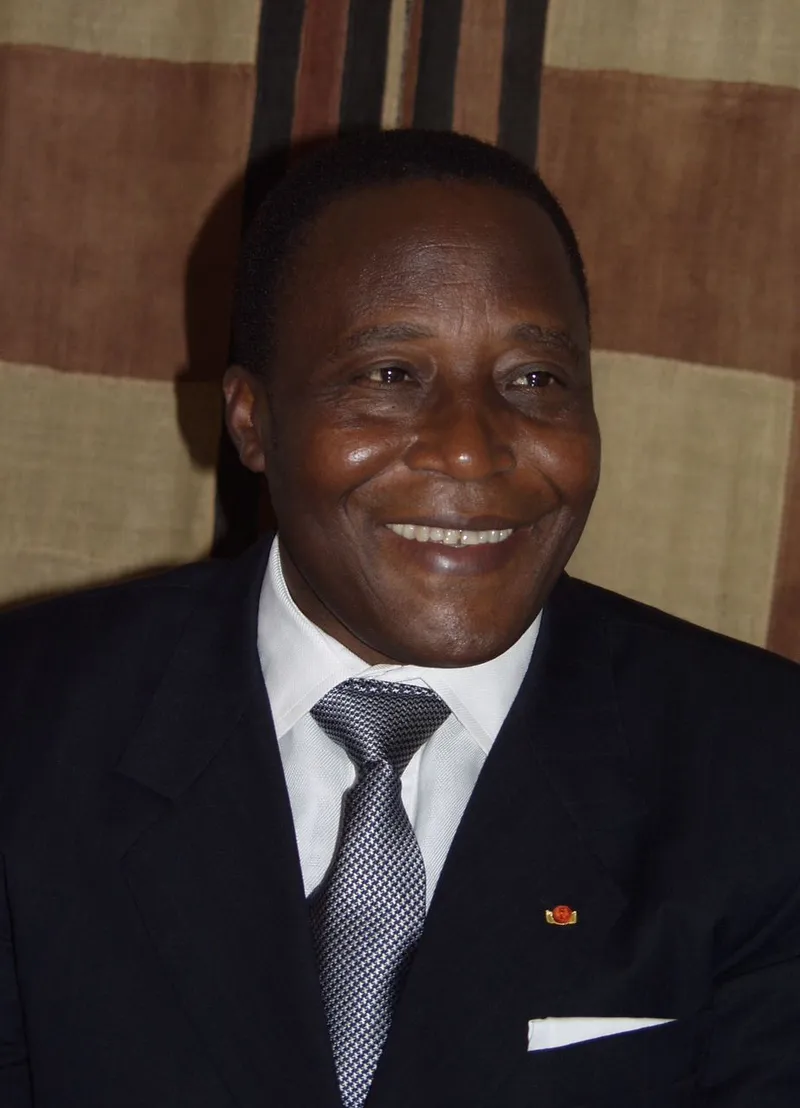 Ivory Coast's First Coup: Robert Guéï Overthrows Henri Konan Bédié, 1999
